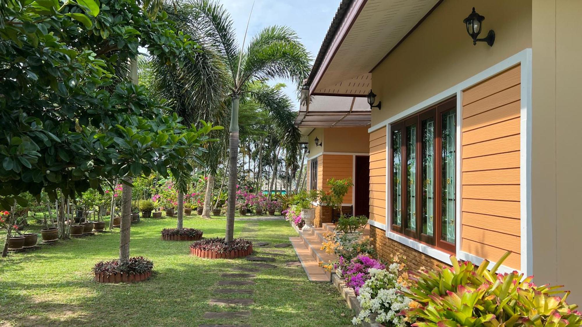 Malinee Villa Phuket 방타오 비치 외부 사진
