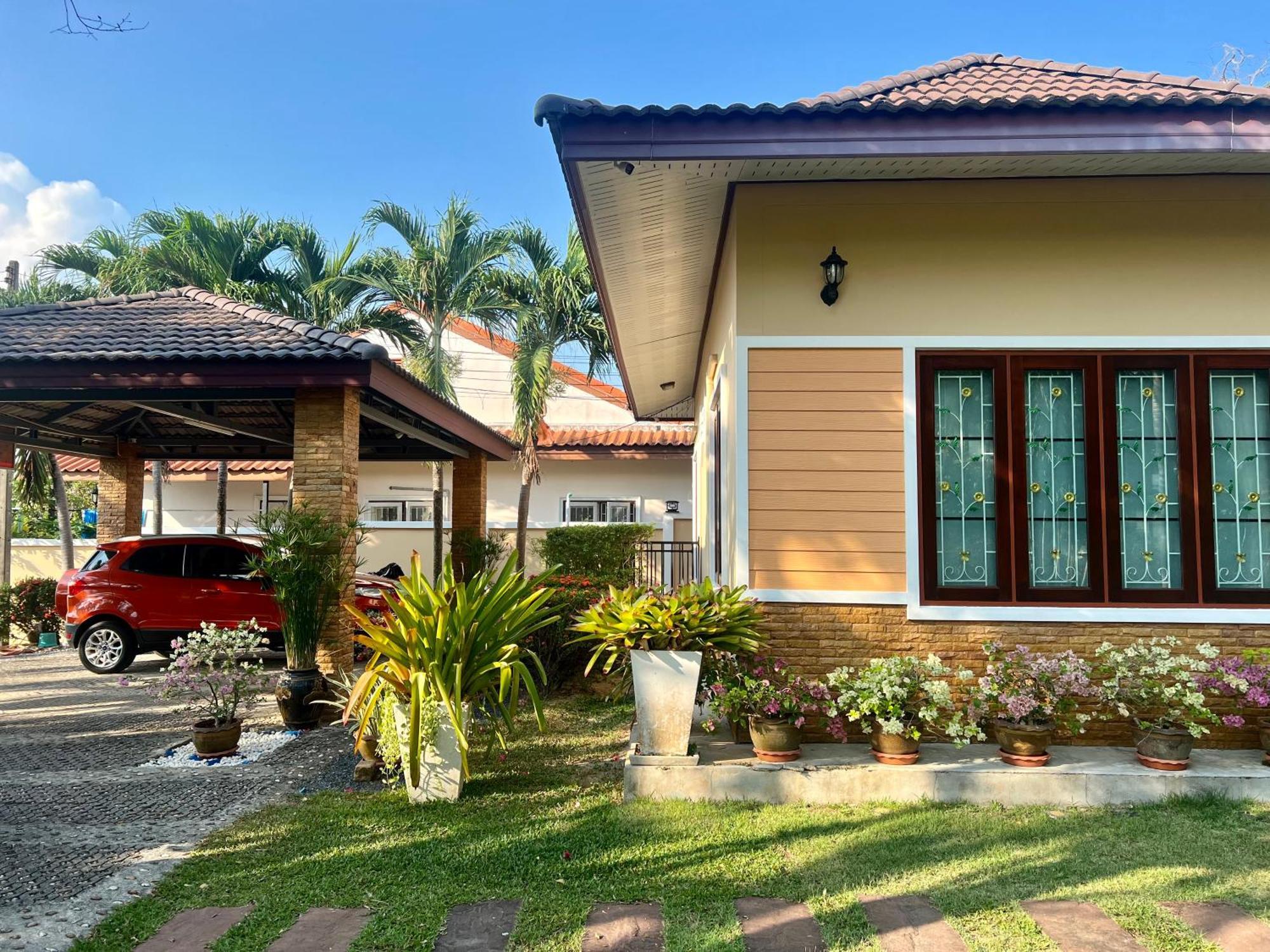 Malinee Villa Phuket 방타오 비치 외부 사진